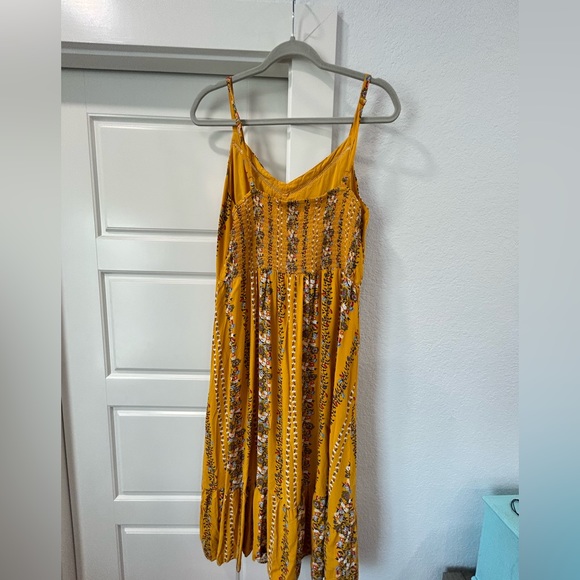 Old navy yellow floral dress - Picture 2 of 4